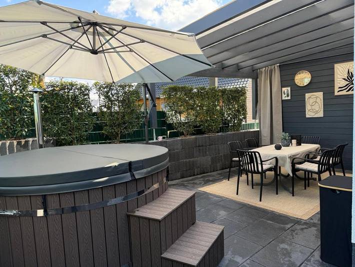 Ferienwohnung für 6 Personen, mit Whirlpool und Terrasse sowie Sauna und Ausblick