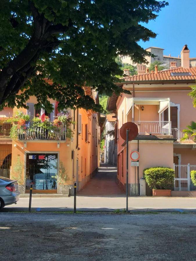 Location de vacances pour 4 personnes, avec terrasse ainsi que vue sur le lac et vue, animaux acceptés dans Angera - 4