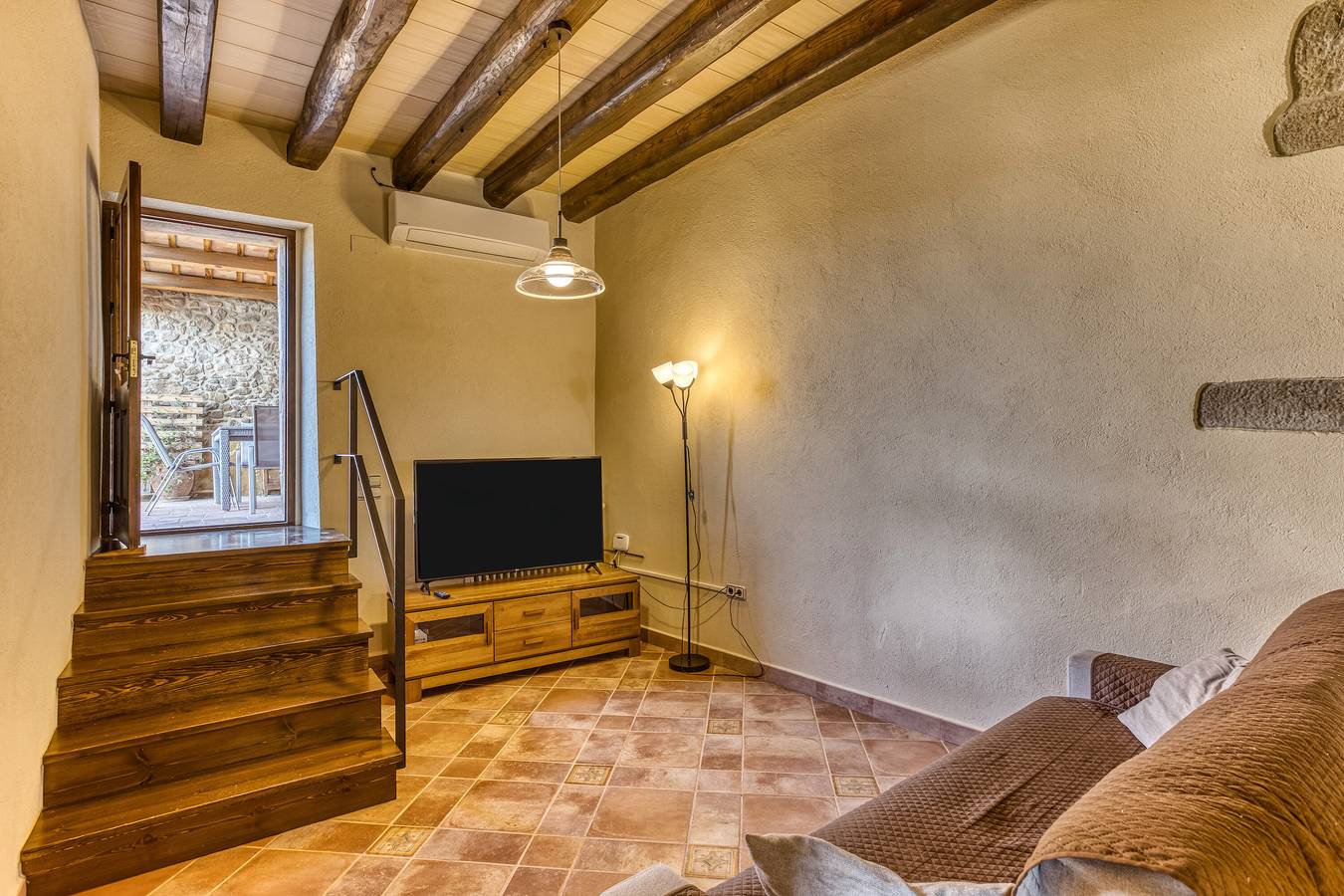 Entire apartment, Holiday Home 'Mas Fel - Els Angels' with Mountain Views, Wi-Fi and Air Conditioning in Ultramort, Costa Brava
