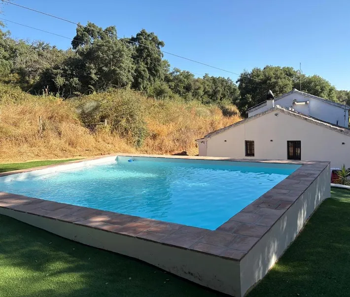 Casa de vacaciones para 10 personas, con piscina además de vistas y jardín - 1