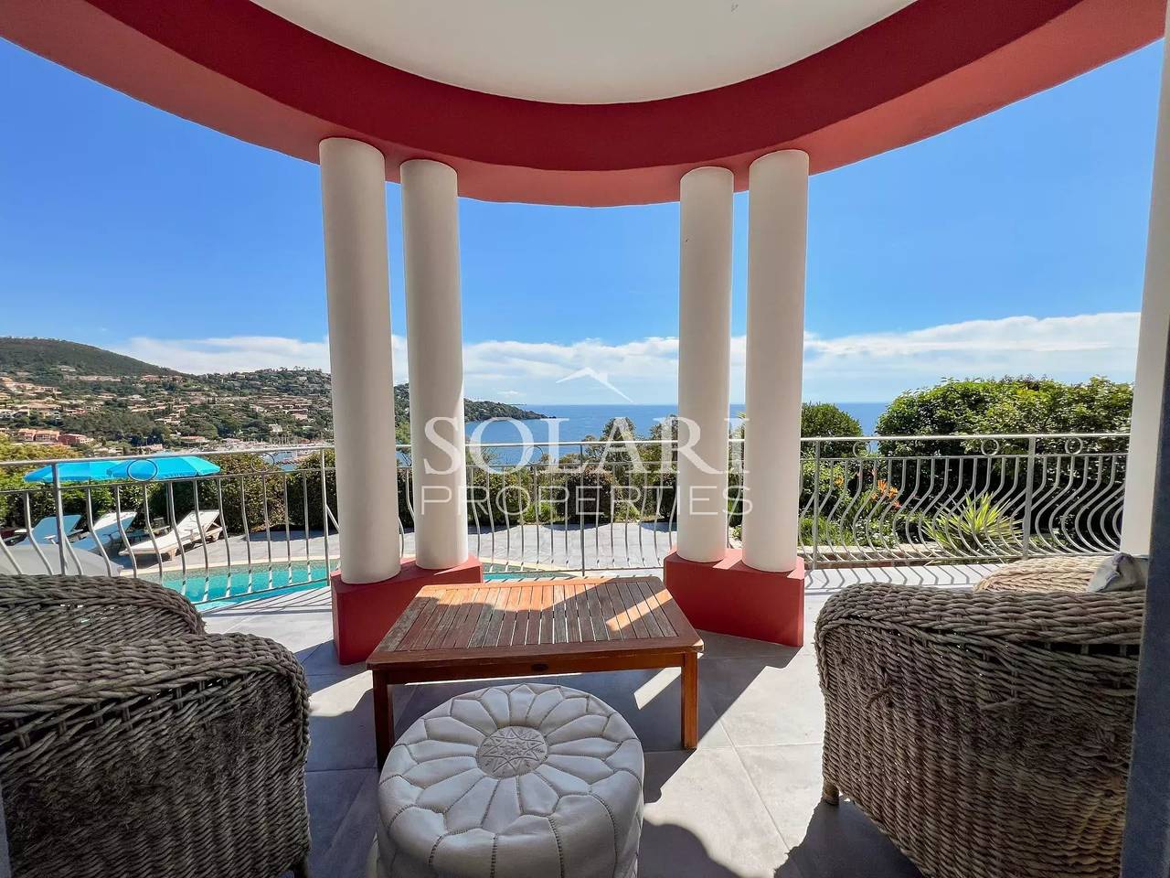 Appartement entier, Appartement de vacances pour 4 personnes avec piscine in Saint-Raphaël, Massif de l'Esterel