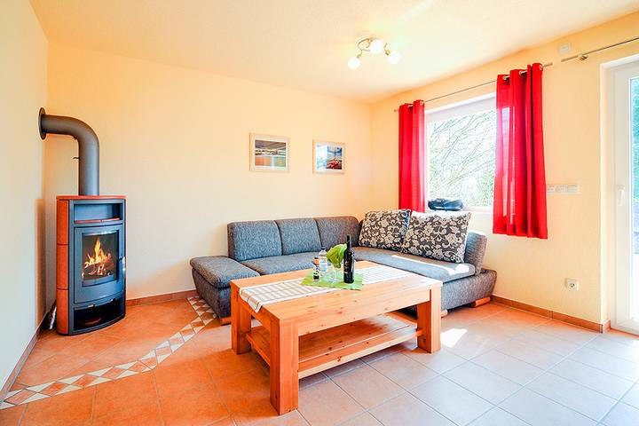 Ferienhaus für 6 Personen, mit Terrasse und Garten in Fuhlendorf - 2