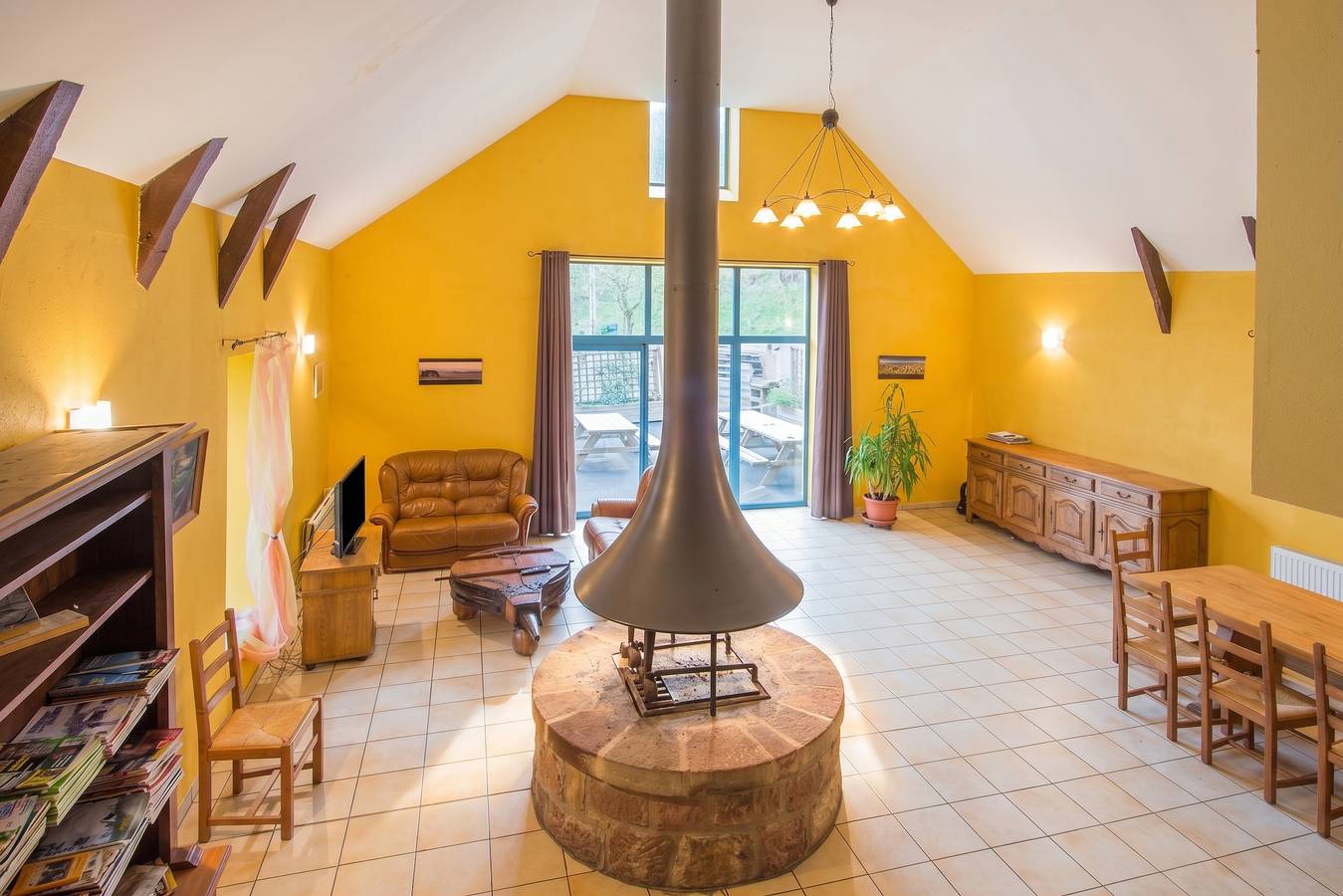 Large family house in Saint-Côme-d'Olt with garden and fireplace in Saint-Côme-d'Olt, Parc naturel régional de l'Aubrac