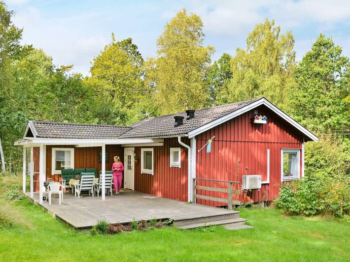 Ferienhaus für 4 Personen, mit Terrasse und Seeblick in Schweden