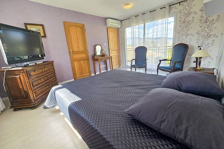 Location de vacances pour 8 personnes, avec balcon et jardin à Volonne - 3