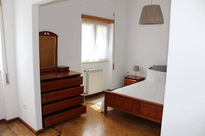 Casa colonica con ampio giardino esterno, privato, vicino alla spiaggia, verde e nella tranquillità in Alfeizerão, Leiria District