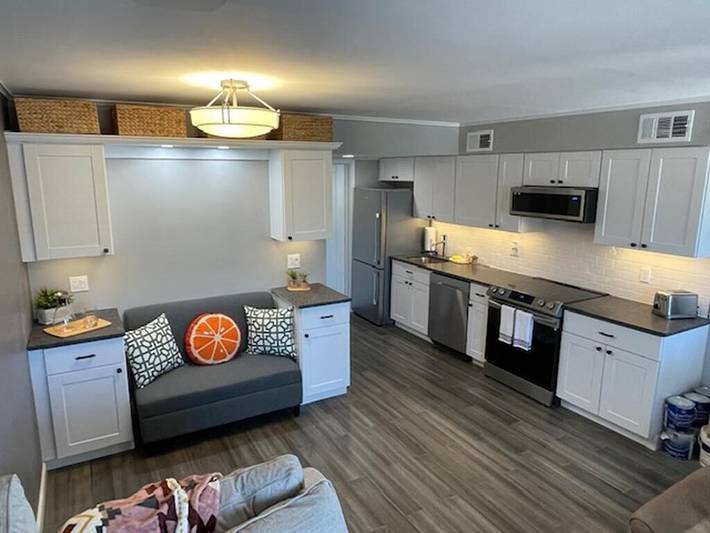 Vacation rental for 6 people, with pool and balcony in Cape May