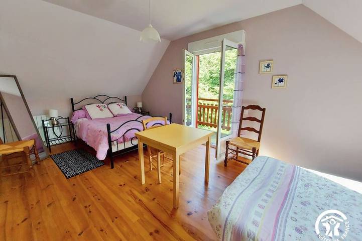 Gîte pour 8 personnes, avec jardin et piscine à Saint-Thomas-de-Courceriers - 2