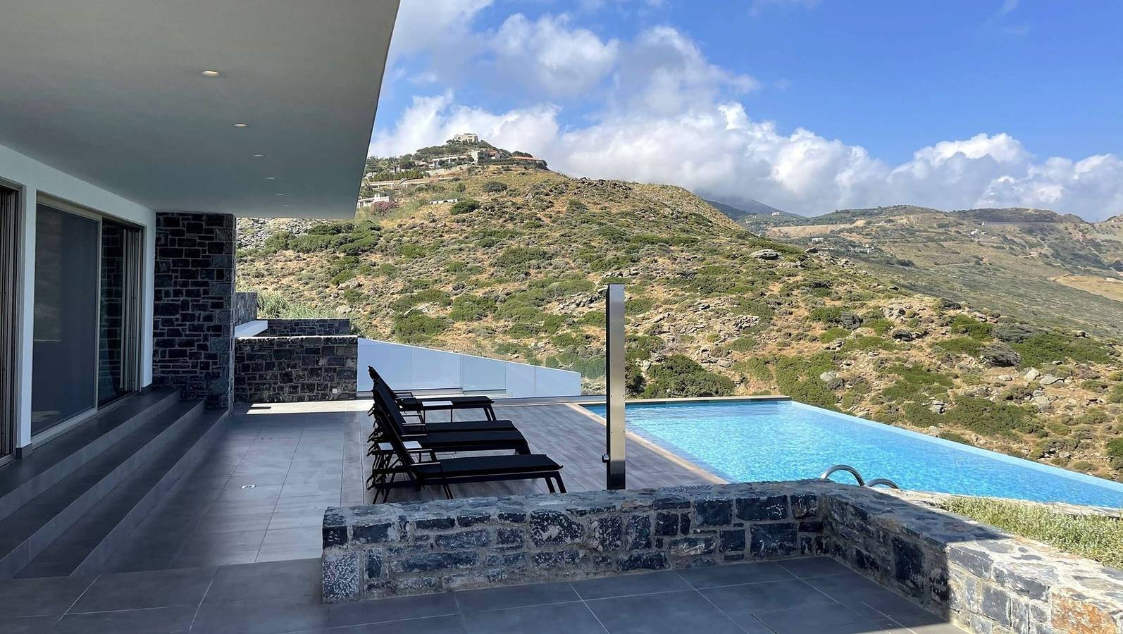 Villa für 12 Personen mit Terrasse in Agia Pelagia, Achlada