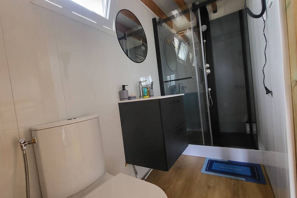 Ganze Wohnung, Studio 5 - Duplex 45m2 with all comforts. 8m2 terrace with garden furniture. in Le Trait, Rouen und Umgebung