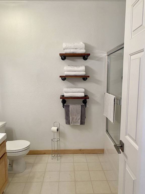 Ganze Wohnung, Neu!! Familienfreundlich, herrliche Aussicht und Schritte zum Tahoe Donner Ski Hill in Truckee, Donner Lake