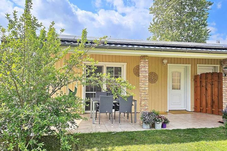 Ferienhaus für 3 Personen, mit Terrasse und Garten in Zurow
