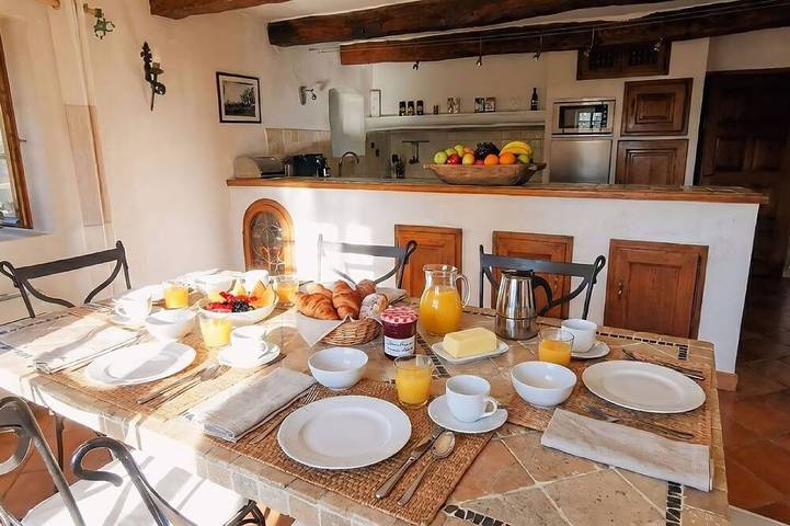 Gîte pour 15 personnes, avec jardin à Rousson - 3