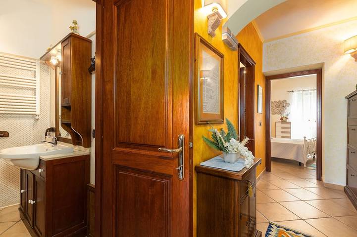 Gîte pour 6 personnes, avec jacuzzi et balcon à Baunei - 4