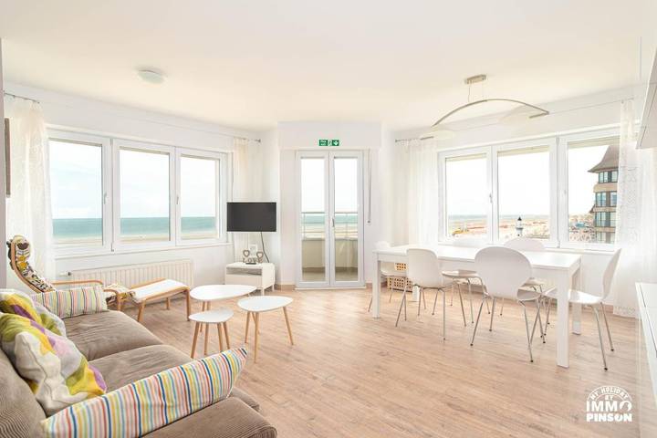 Location de vacances pour 6 personnes, avec balcon et vue à La Panne