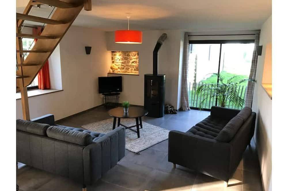 Longère Jardin Pisicne et vue - Logement 2 in Locoal-Mendon, Côte des Mégalithes