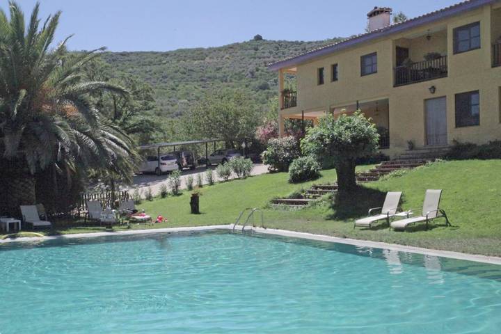Casa rural con piscina para 2 personas, con Terraza además de Jardín y Piscina en Valle del Jerte
