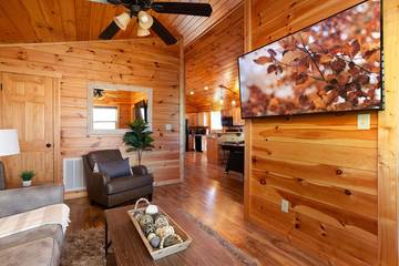 Log Cabin for 4 People in Pigeon Forge, Sevier County, Photo 1