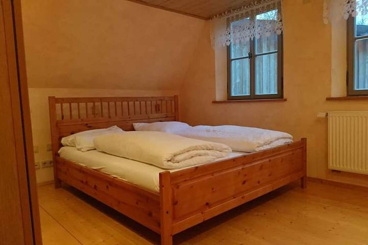 Ferienwohnung für 11 Personen, mit Terrasse und Garten in Kranichfeld - 3