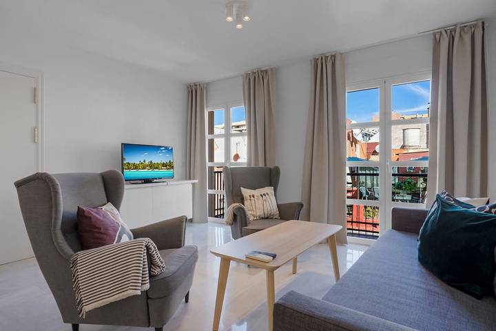 Ganze Ferienwohnung, Best location apartment by Costarentals in Fuengirola Zentrum, Fuengirola