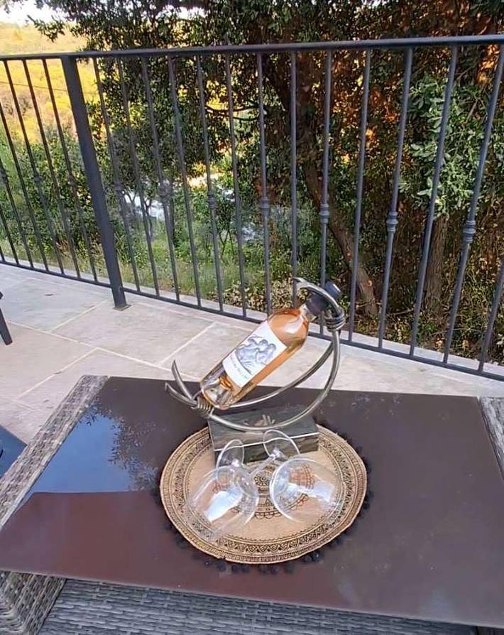 Chambre d’hôte pour 2 personnes, avec vue et jardin ainsi que piscine et terrasse à Lorgues - 2