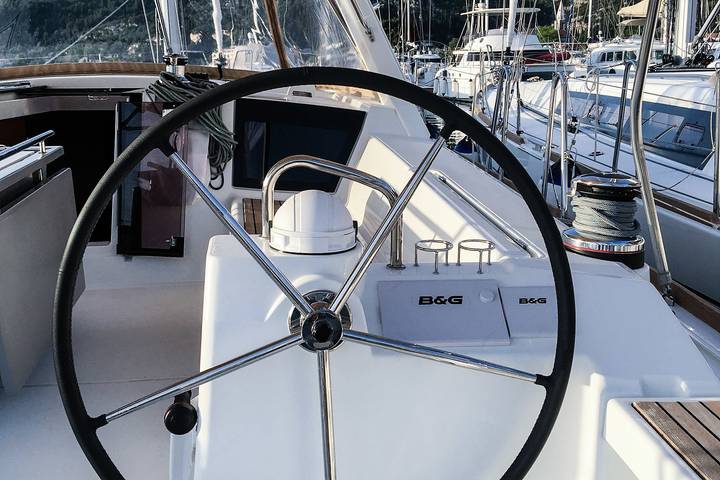Bateau pour 6 personnes, avec jacuzzi dans Tivat - 4