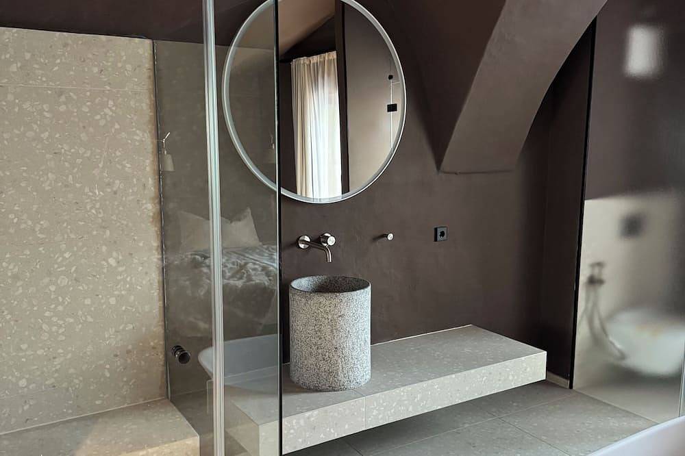 Entire apartment, La Maison 35-Lm2-The Luxury of Living and Relaxation in Brunico-Departure for the Dolomites in Bruneck, Eastern Dolomites