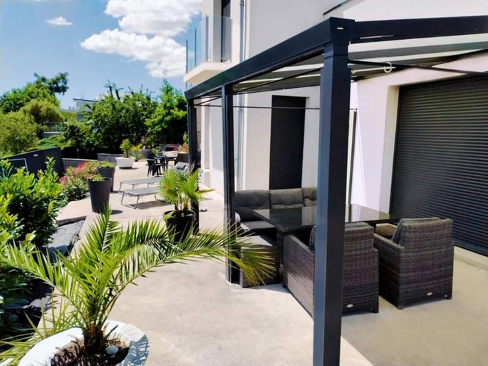 Location de vacances pour 6 personnes, avec vue et jardin, adapté aux familles à Moyrazès - 2