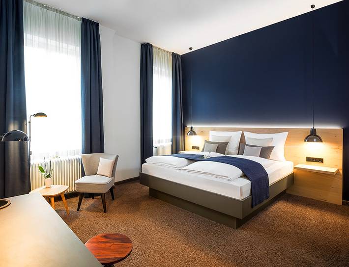Bischoffs Hotel - Einzelzimmer mit Dusche und Wc in Bad Urach, Albsteig Etappe 9