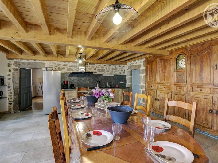 Charmantes renoviertes Bauernhaus, großer Garten, 8 Schlafzimmer in Chalmazel, Montbrison