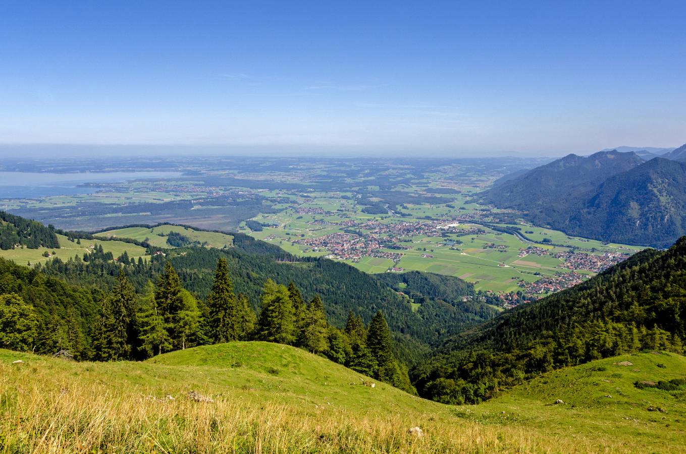 Ganze Ferienwohnung, Ferienwohnung Haus Wuhrbichl - Ferienwohnung- 8 Personen, 130qm, 3 Schlafzimmer, großer Balkon,  Wlan in Marquartstein, Bayerische Alpen