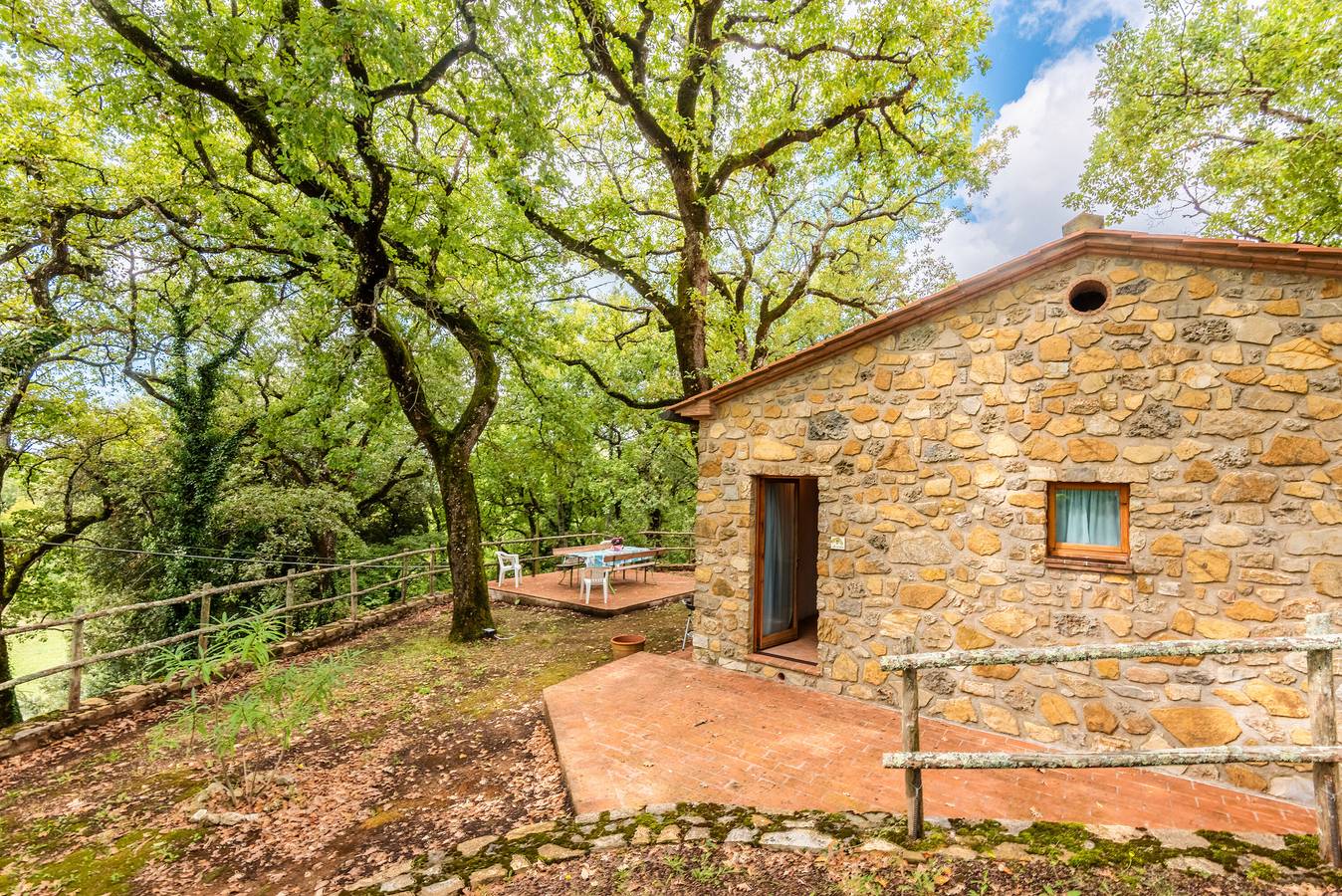 Appartamento intero, Casa Vacanze 'San Michele - Casa Convento' con Vista Montagna, Piscina in Comune e Wi-Fi in Montieri, Provincia di Grosseto
