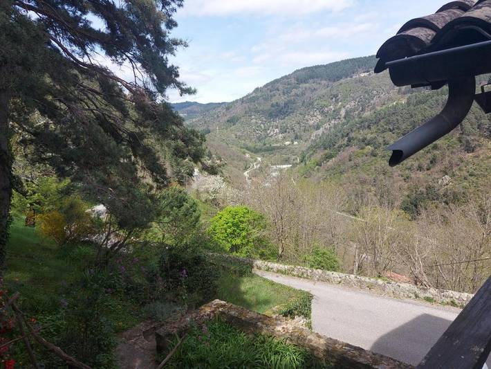 Location de vacances pour 6 personnes, avec Terrasse ainsi que Jardin et Vue à Saint-Sauveur-de-Montagut - 4