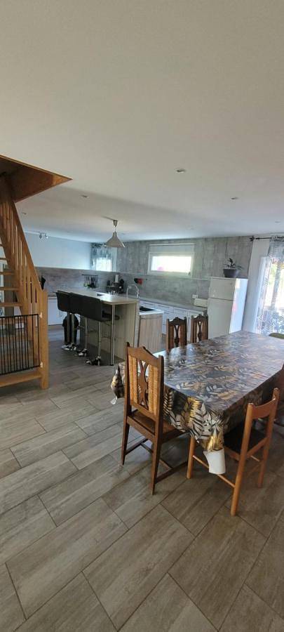 Location de vacances pour 9 personnes, avec jardin et vue, adapté aux familles à Saint-Denis-de-Pile - 3