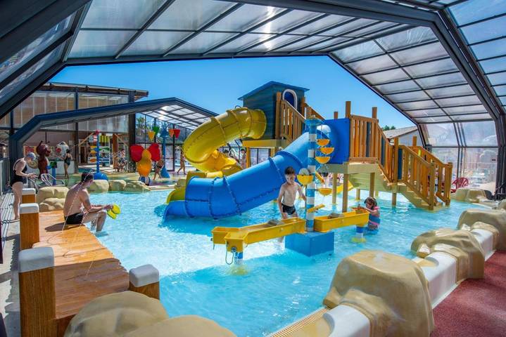 Camping pour 4 personnes, avec piscine ainsi que terrasse et sauna, animaux acceptés à Saint-Georges-d'Oléron - 2