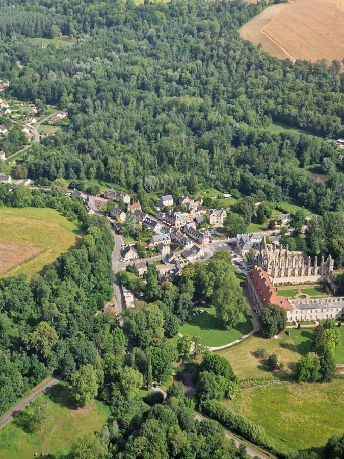 Hôtel pour 2 personnes, avec vue et jardin, animaux acceptés dans Abbaye Notre-Dame de Longpont - 4