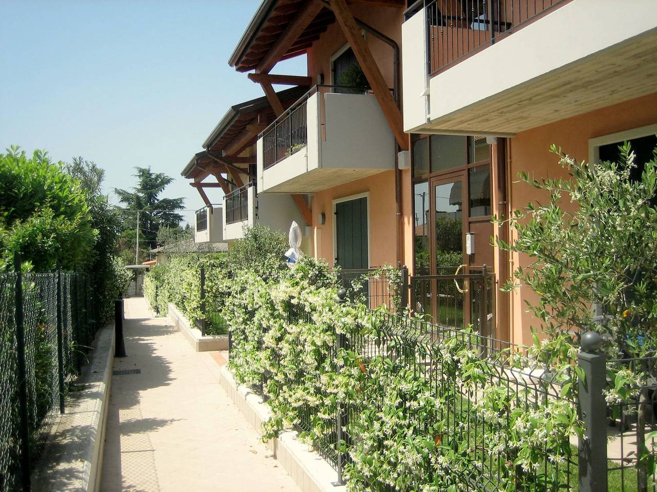 Charmanter Rückzugsort am Seeufer in Lazise, Gardasee-Berge
