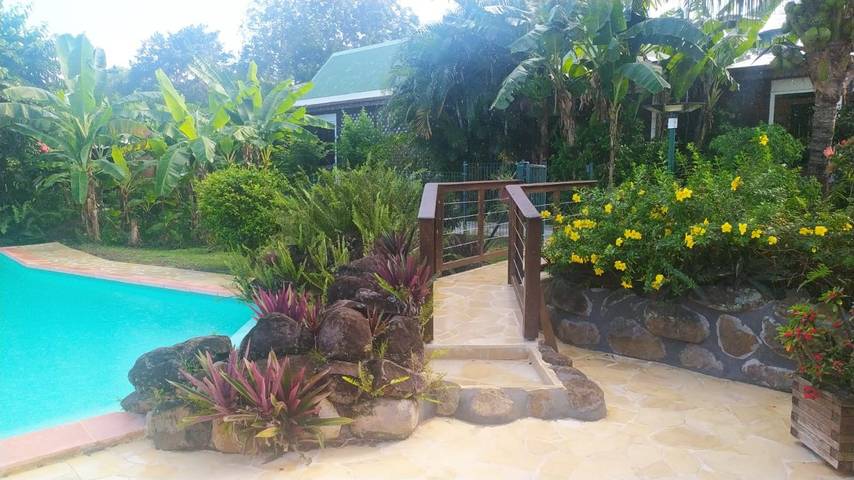 Gîte pour 2 personnes, avec piscine et jardin à Sainte-Rose - 4