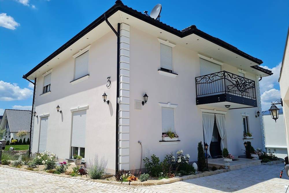 Ganze Wohnung, 1 bedroom apartment in cleebronn in Cleebronn, Kraichgau