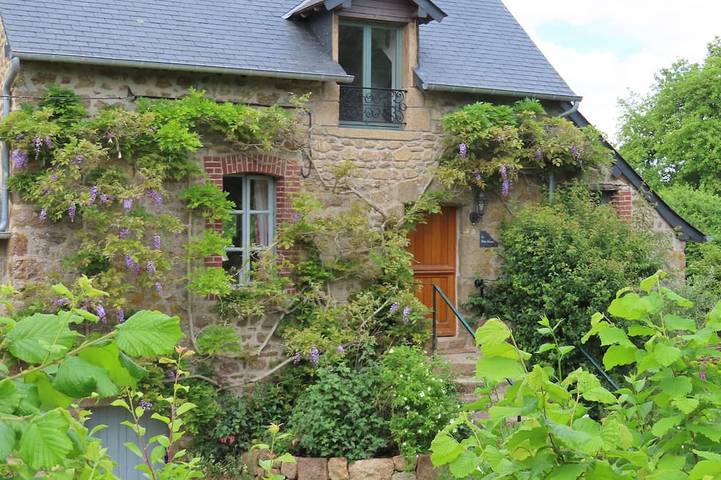 Gîte pour 4 personnes, avec Terrasse et Jardin à Chantrigné