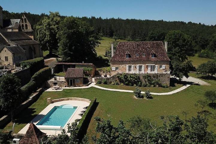 Location de vacances pour 7 personnes, avec jardin, animaux acceptés à Nadaillac-de-Rouge