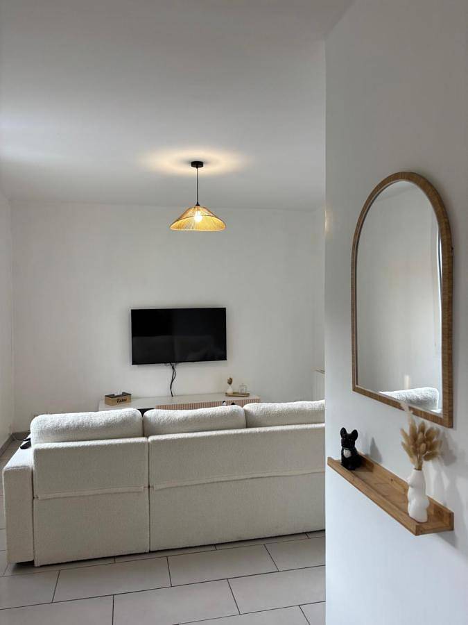 Gîte pour 2 personnes, avec jardin et vue dans Circuit des 24 Heures du Mans - 2