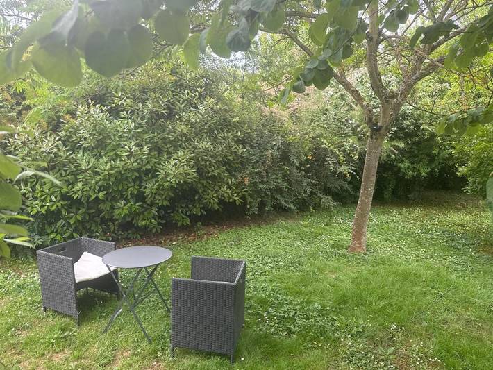 Gîte pour 3 personnes, avec piscine ainsi que jardin et terrasse dans Saint-Cyr-sur-le-Rhône - 4