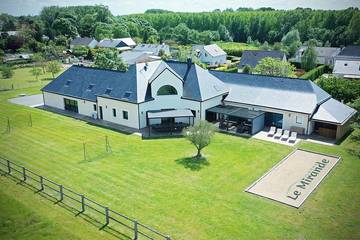 Cottage pour 15 personnes, avec terrasse ainsi que jacuzzi et jardin à Briollay