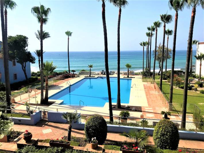 Apartamento para 5 personas, con vistas y jardín en Casares Costa