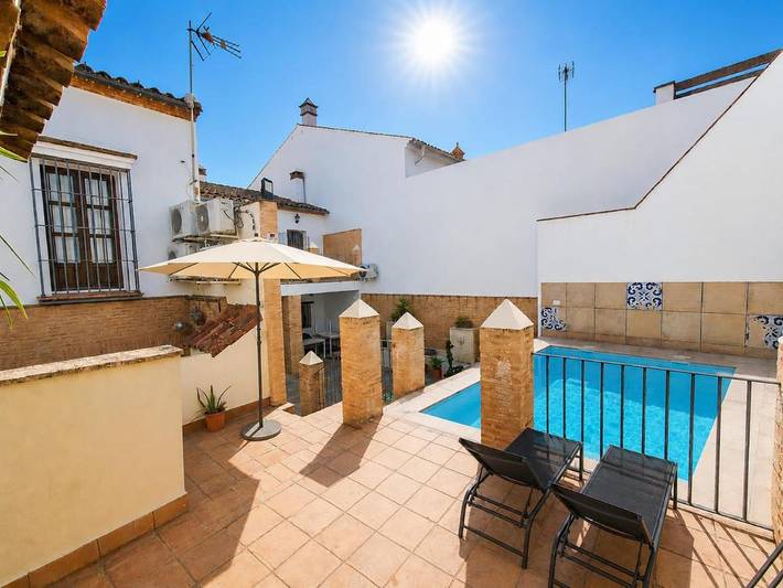 Casa rural para 17 personas, con balcón además de vistas y piscina - 1