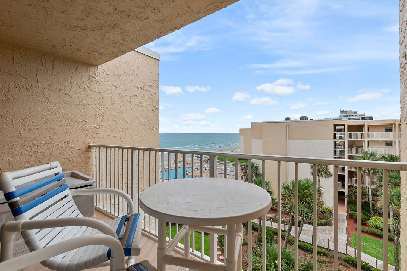 Geheel appartement, Castle Reef two bed, two bath Oceanview Condo in New Smyrna Beach, Florida