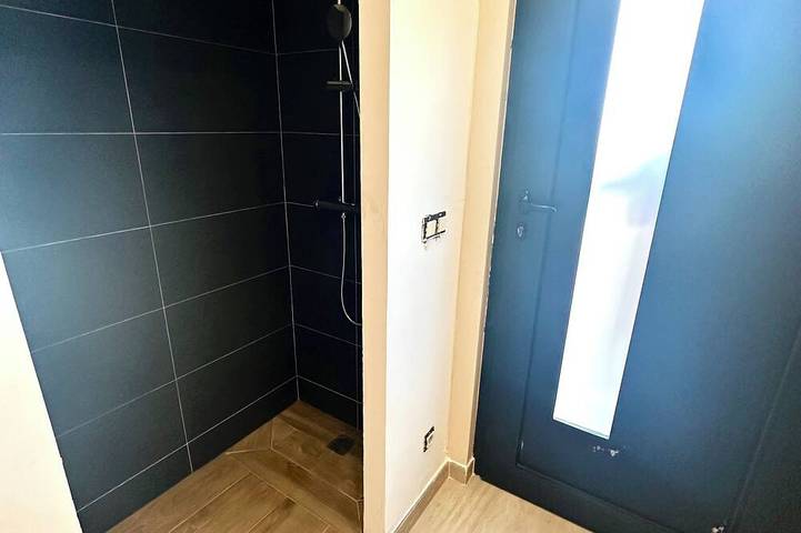 Entire apartment, Studio swimming pool in Bouc-Bel-Air, Mediterranean Coast (France)