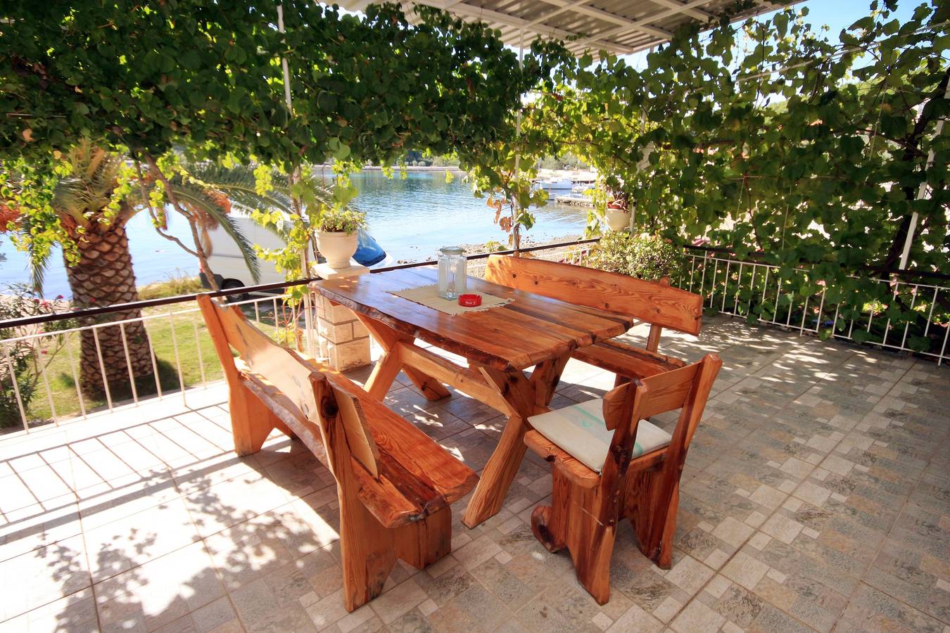 Ganze Wohnung, 2-Zimmer-Ferienwohnung am Strand Lumbarda, Korcula A-9330-a in Lumbarda, Korcula