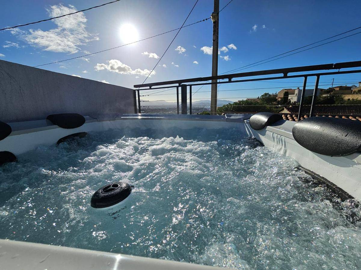 Bella Villa Piscine & jacuzzi in Marseille, Middellandse Zeekust (Frankrijk)